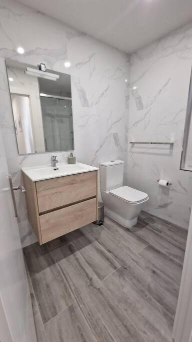 Apartamento Aires De Tineo Oviede Extérieur photo
