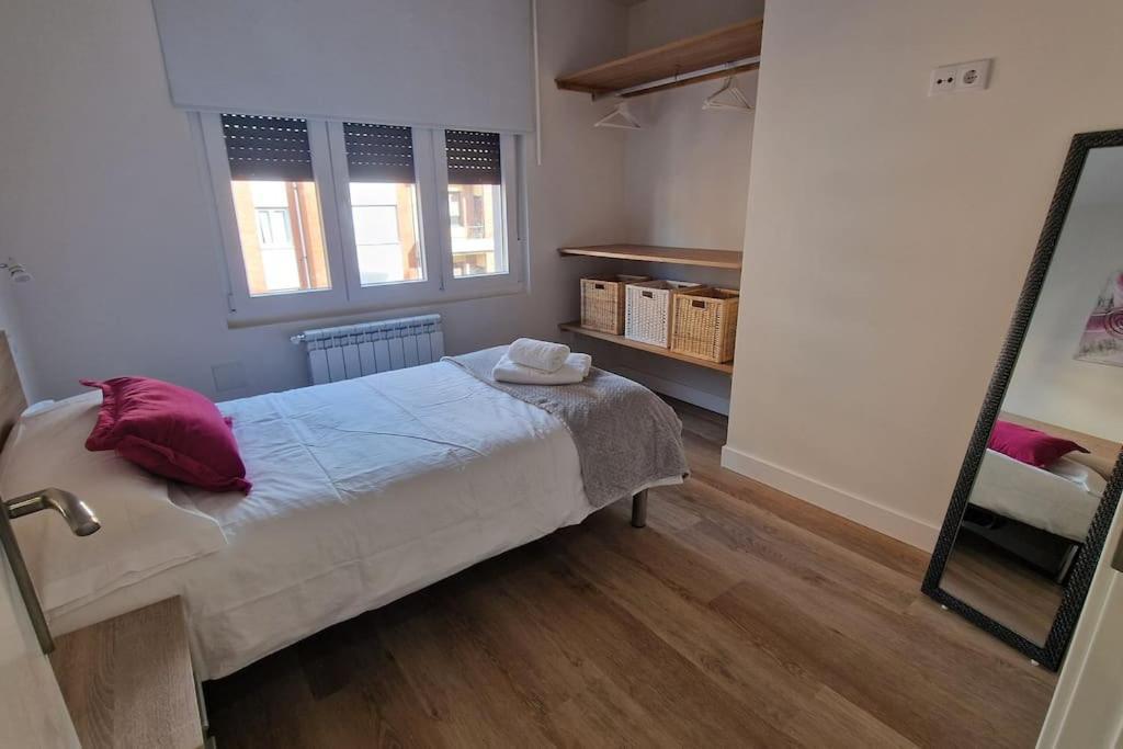 Apartamento Aires De Tineo Oviede Extérieur photo